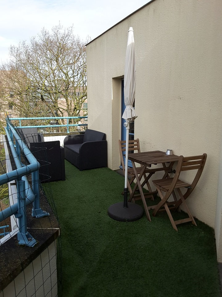 2 Shared room available in 2 Bed room apartment at Metro B Cluney