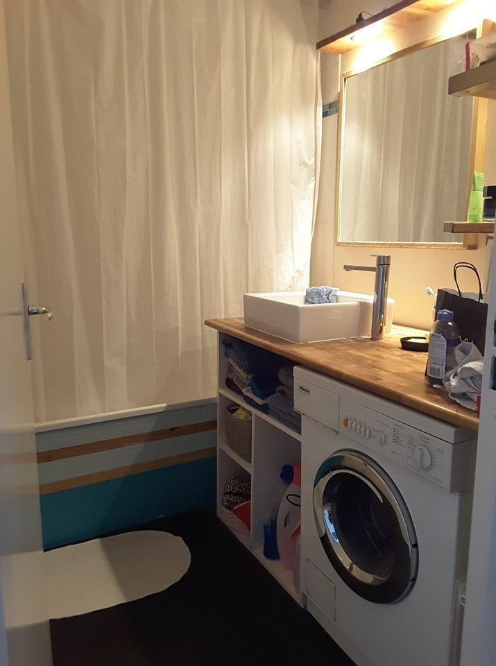 2 Shared room available in 2 Bed room apartment at Metro B Cluney