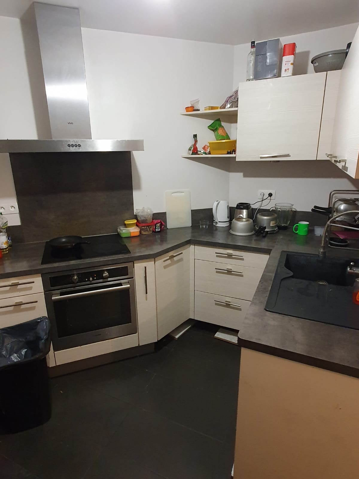 2 Shared room available in 2 Bed room apartment at Metro B Cluney